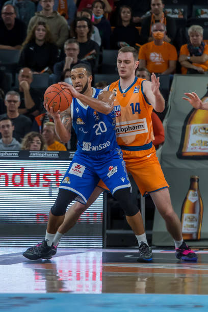 而申花的防 而申花的防