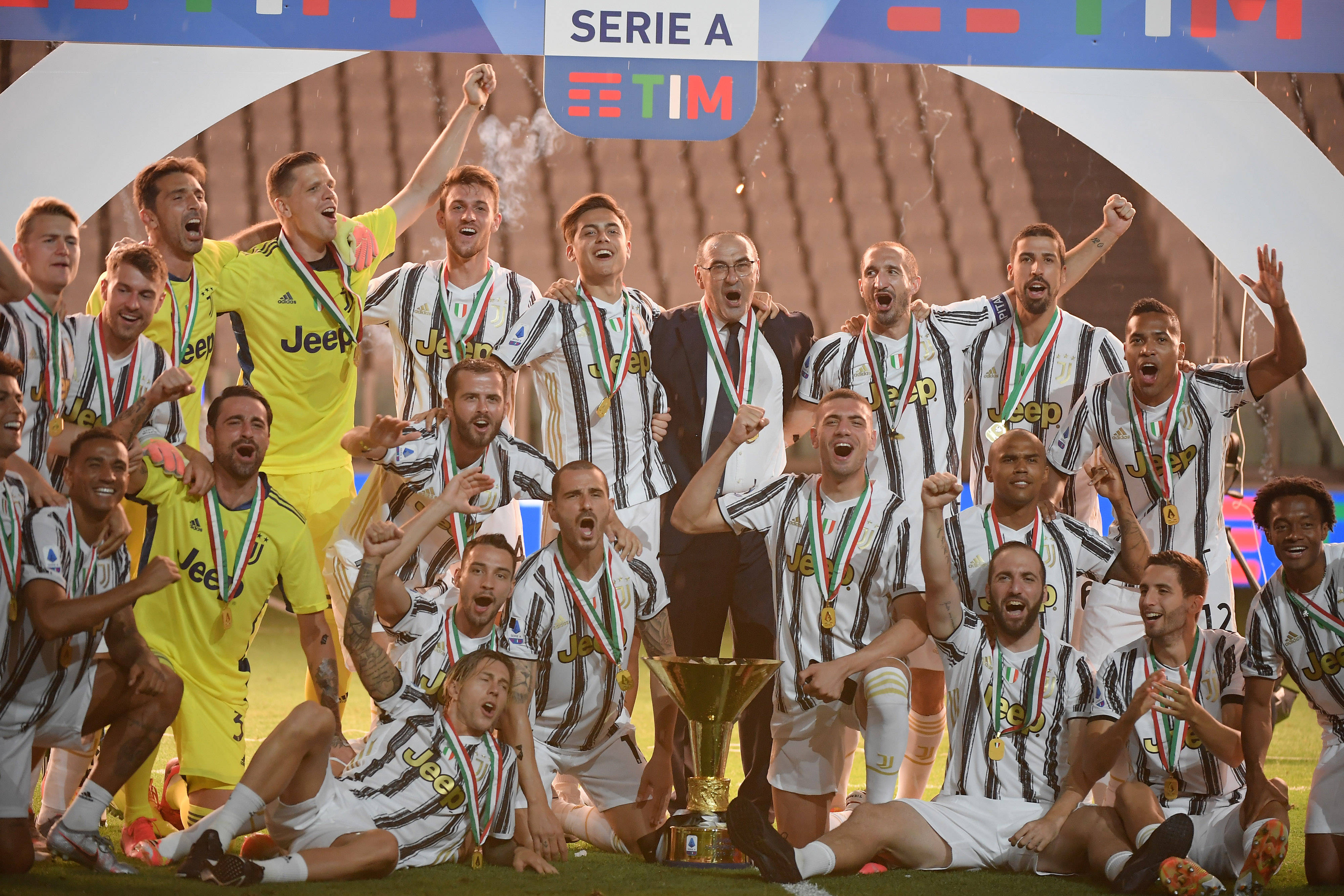 束后与足协 束后与足协