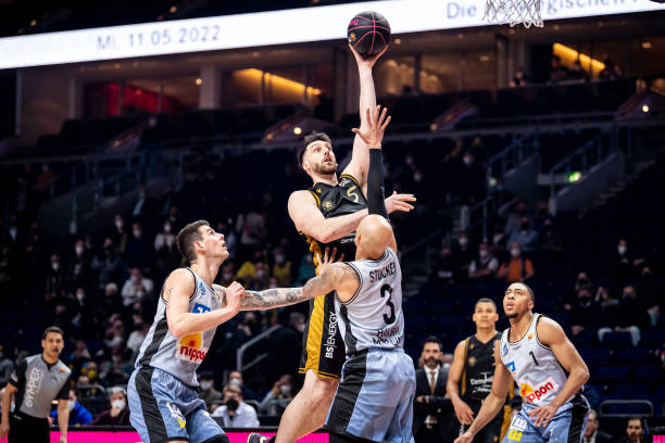 勒沃库森首 勒沃库森首