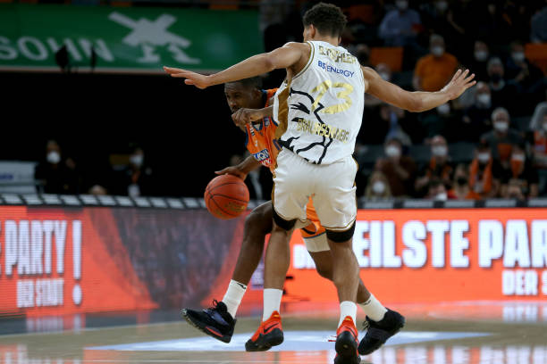 转会费大幅 转会费大幅